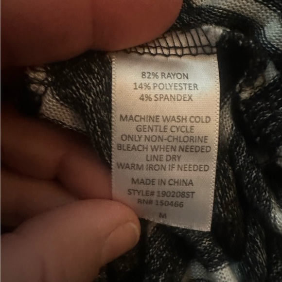 🖤 Mix by 41 Hawthorn Striped Knit Hoodie Tunic | Size M - Picture 7 of 7